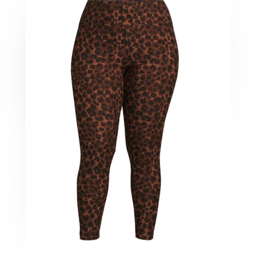 Leopard print athletic leggings size S but fits like a M